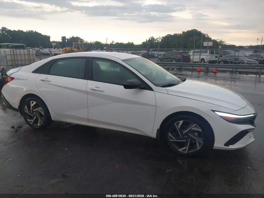 2025 HYUNDAI ELANTRA SEL SPORT