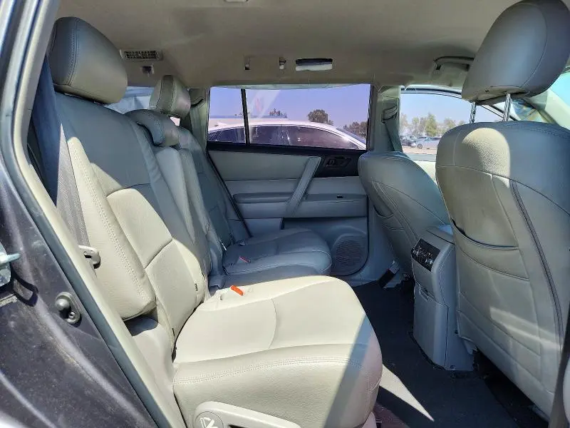 2012 TOYOTA HIGHLANDER BASE  