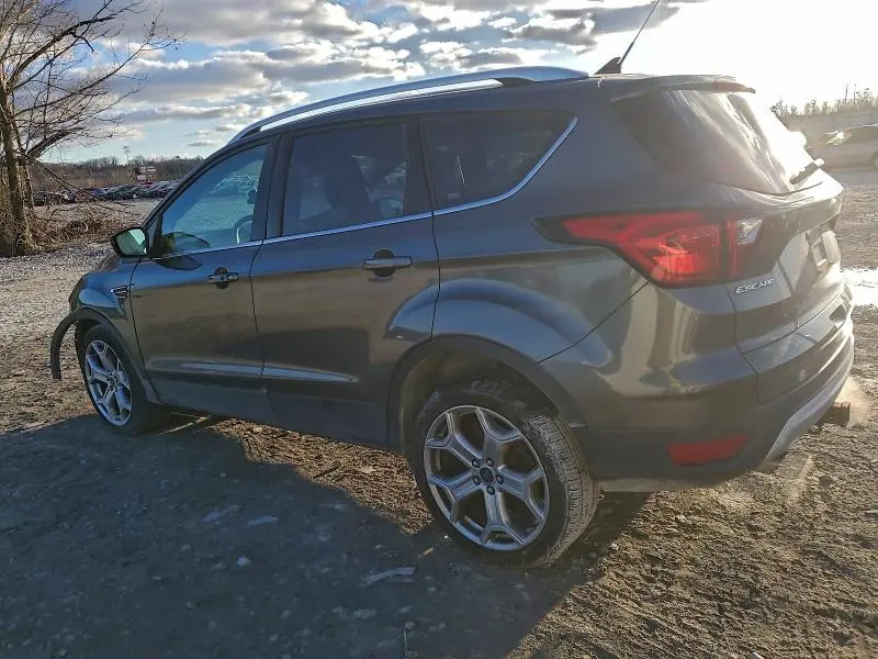 2019 FORD ESCAPE TITANIUM  
