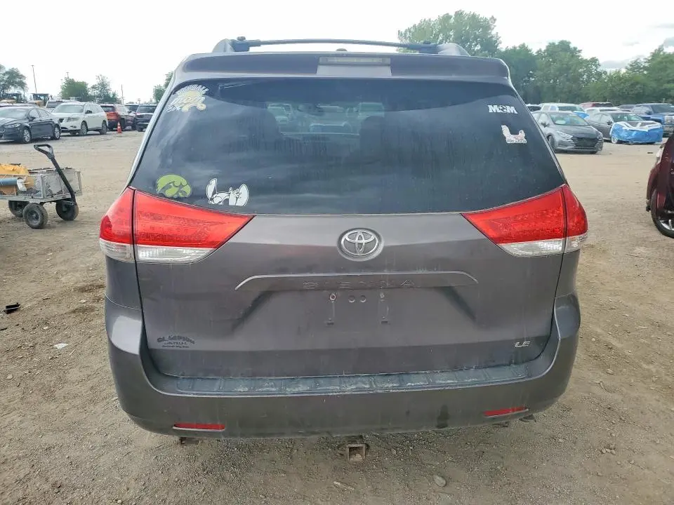 2012 TOYOTA SIENNA LE  