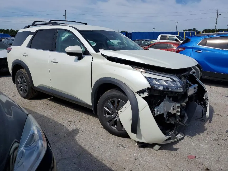 2023 NISSAN PATHFINDER SV  