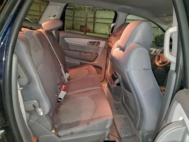 2015 CHEVROLET TRAVERSE LS  