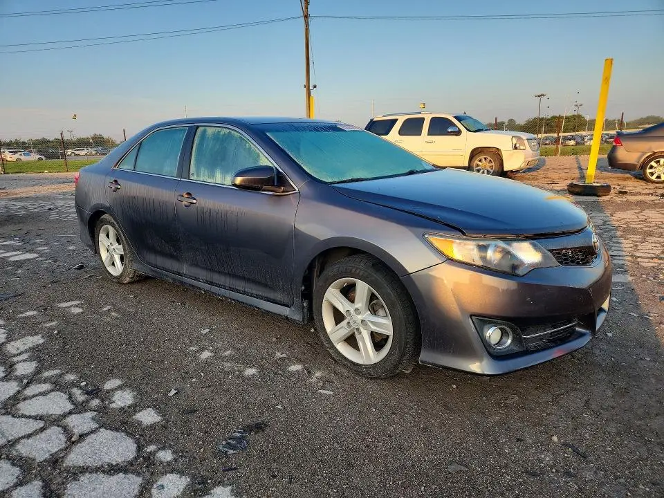 2014 TOYOTA CAMRY SE  