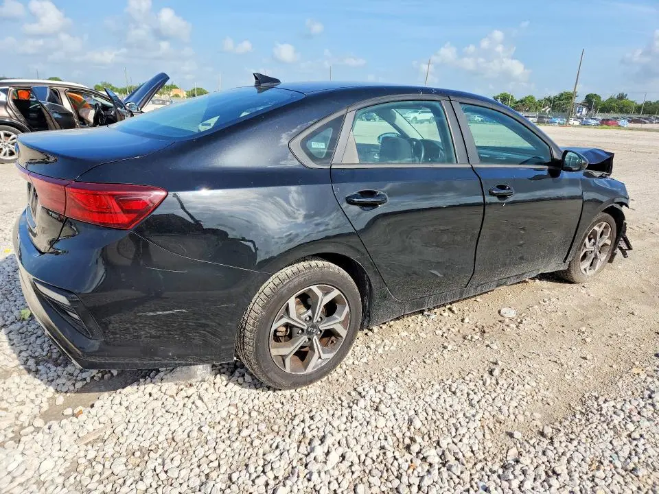 2021 KIA FORTE LXS  