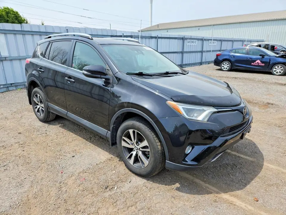 2017 TOYOTA RAV4 XLE  