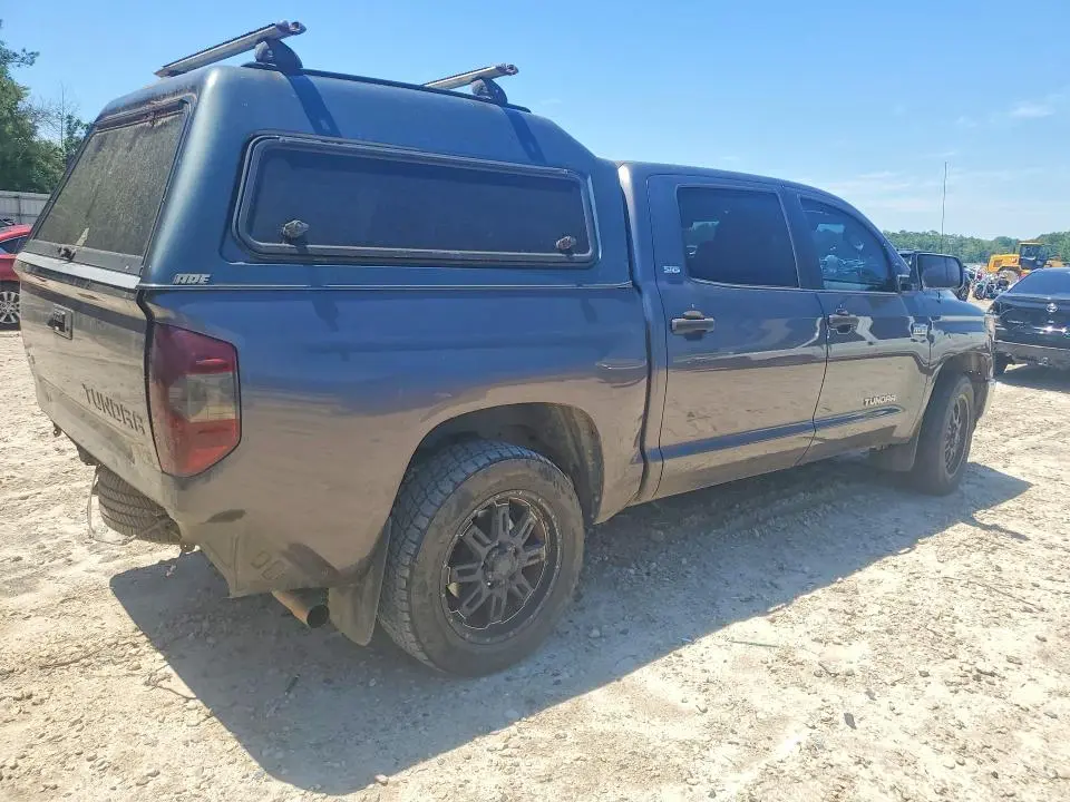 2017 TOYOTA TUNDRA SR5  