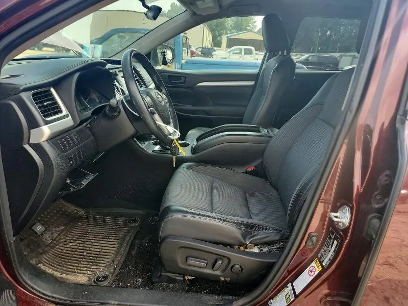 2015 TOYOTA HIGHLANDER LE PLUS  