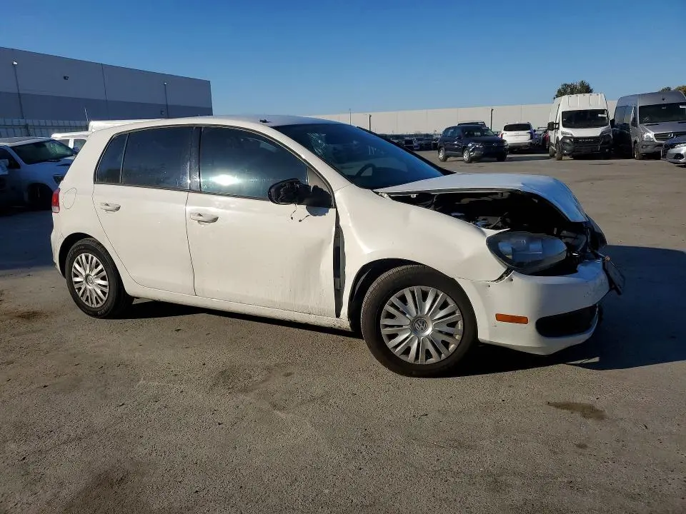 2013 VOLKSWAGEN GOLF   