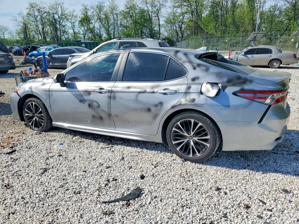 2019 TOYOTA CAMRY SE  