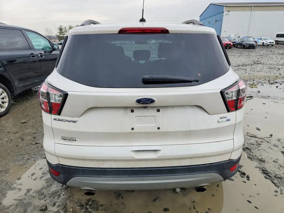 2017 FORD ESCAPE SE  