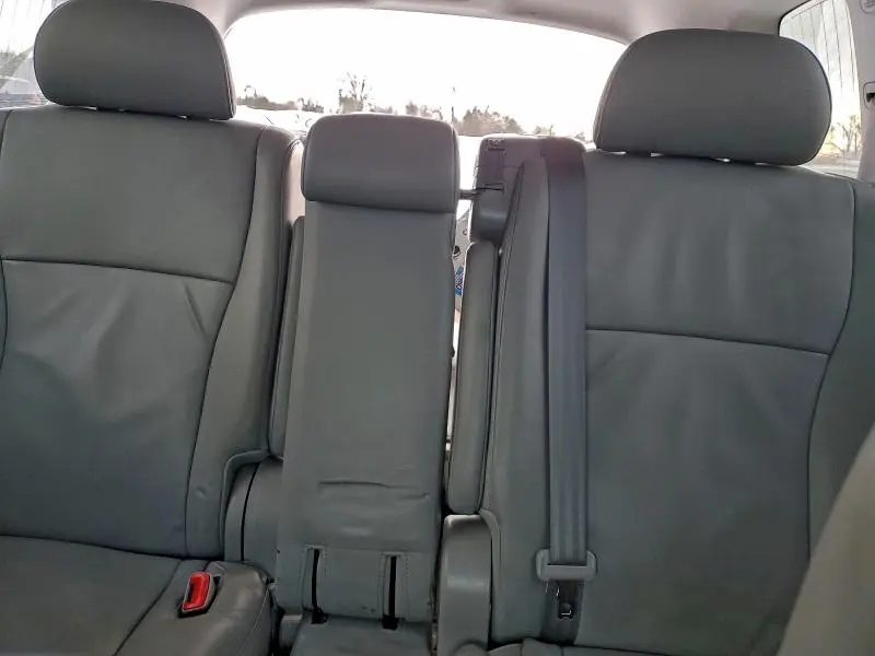 2010 TOYOTA HIGHLANDER LIMITED  