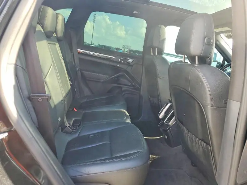 2014 PORSCHE CAYENNE   