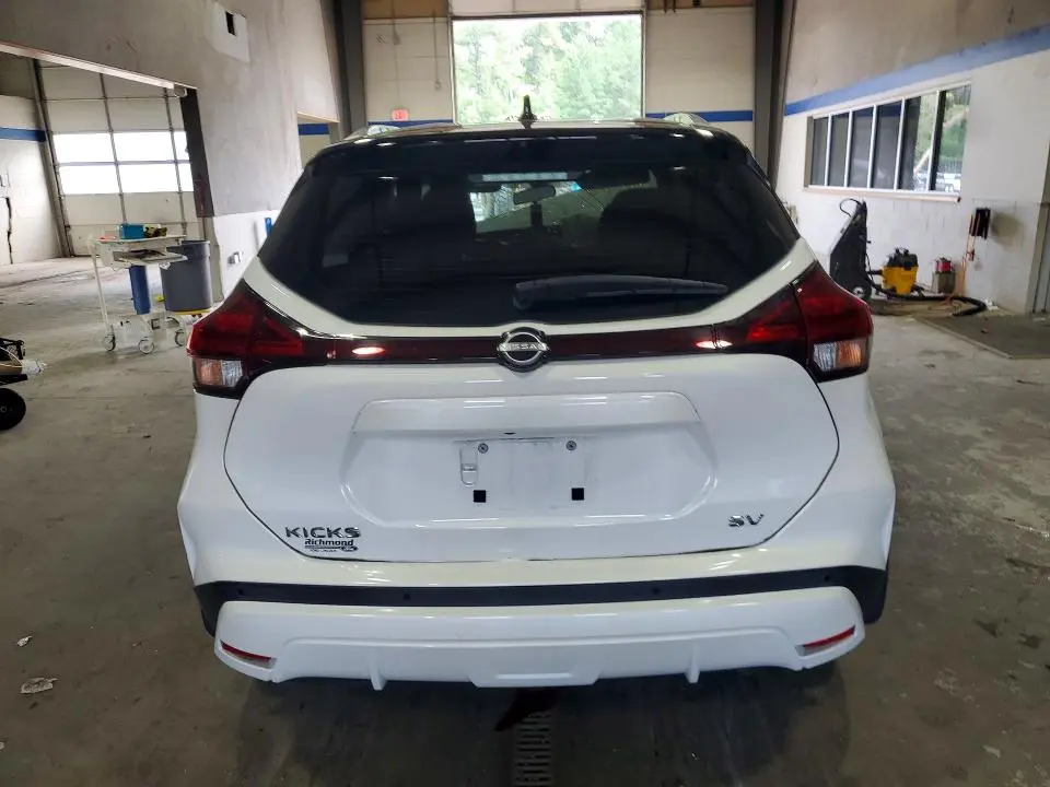 2022 NISSAN KICKS SV  