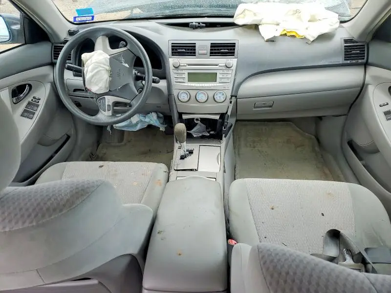 2010 TOYOTA CAMRY LE  