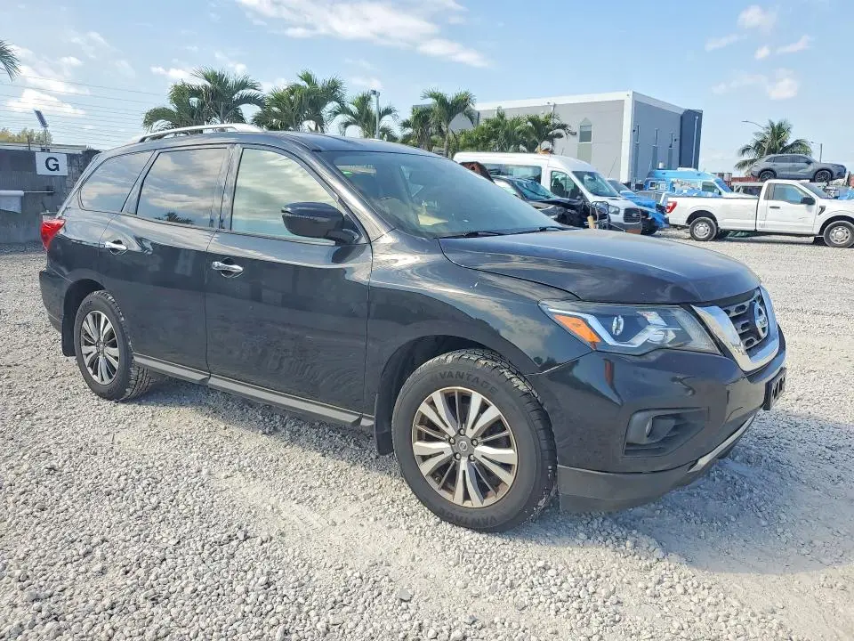 2018 NISSAN PATHFINDER SV  