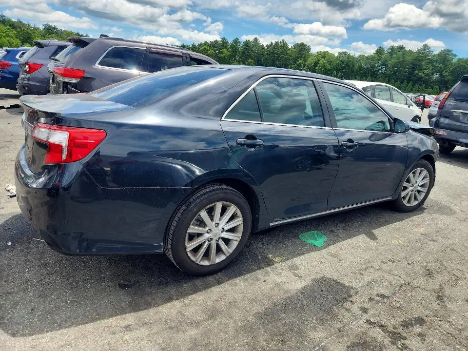 2012 TOYOTA CAMRY XLE  