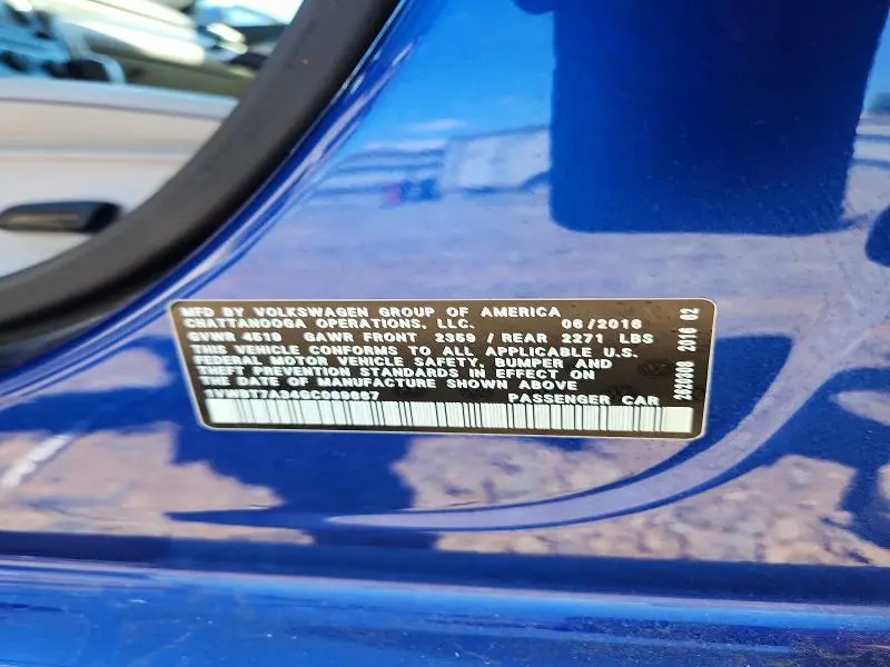 2016 VOLKSWAGEN PASSAT SE  