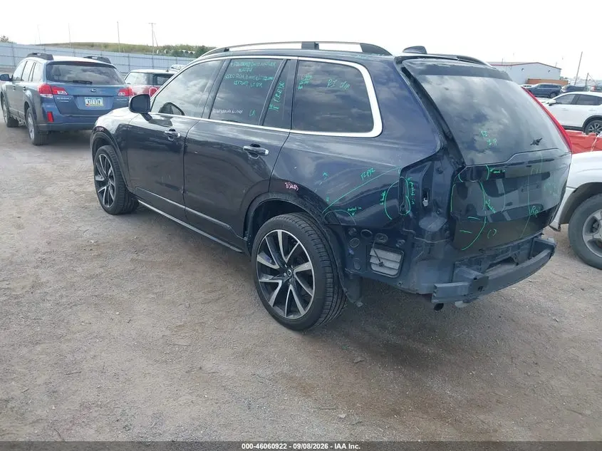 2017 VOLVO XC90 T6 MOMENTUM