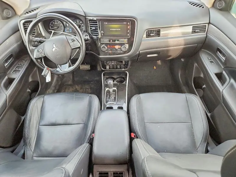 2019 MITSUBISHI OUTLANDER SE  