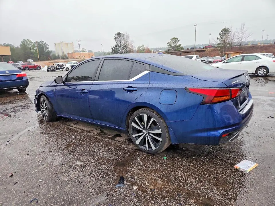 2021 NISSAN ALTIMA SR  