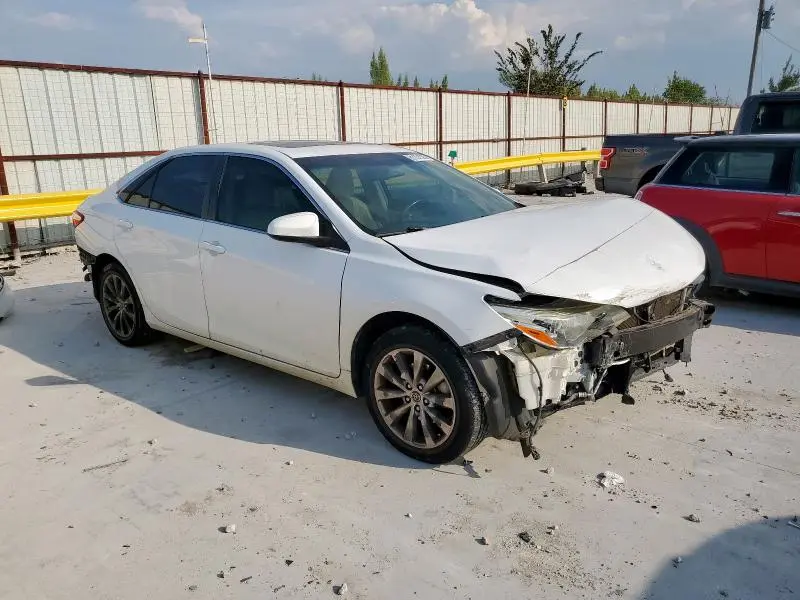 2015 TOYOTA CAMRY LE  