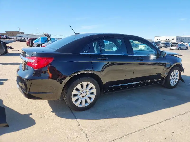 2013 CHRYSLER 200 LX  
