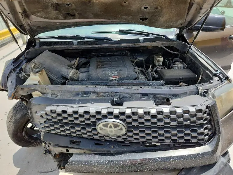 2018 TOYOTA TUNDRA CREWMAX SR5  
