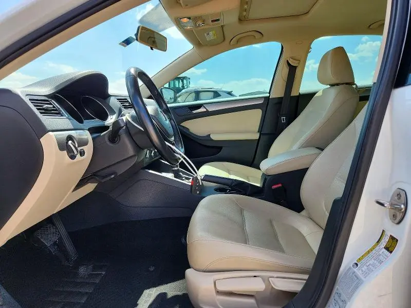 2017 VOLKSWAGEN JETTA SE  