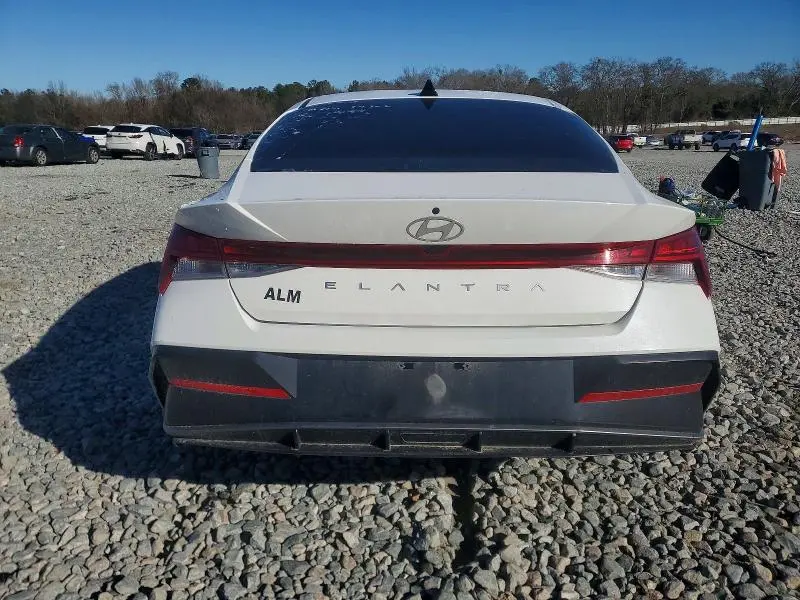 2025 HYUNDAI ELANTRA SEL  