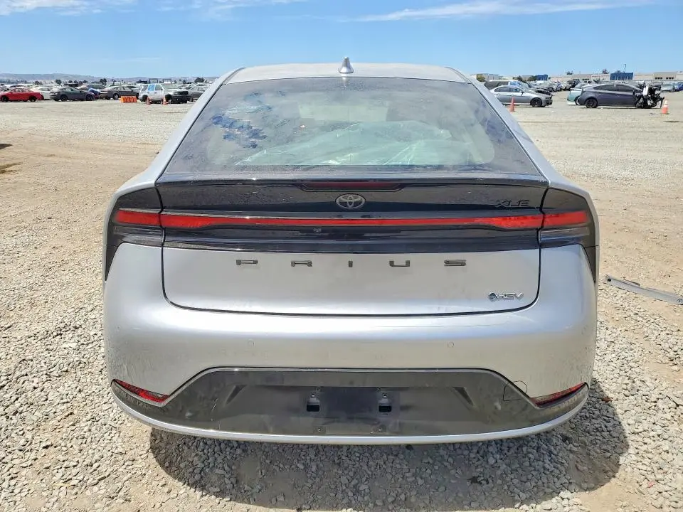 2025 TOYOTA PRIUS XLE  