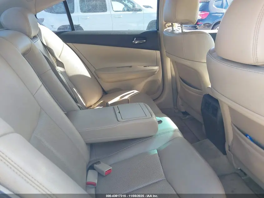 2012 NISSAN MAXIMA S/SV