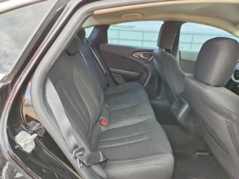 2016 CHRYSLER 200 LX  