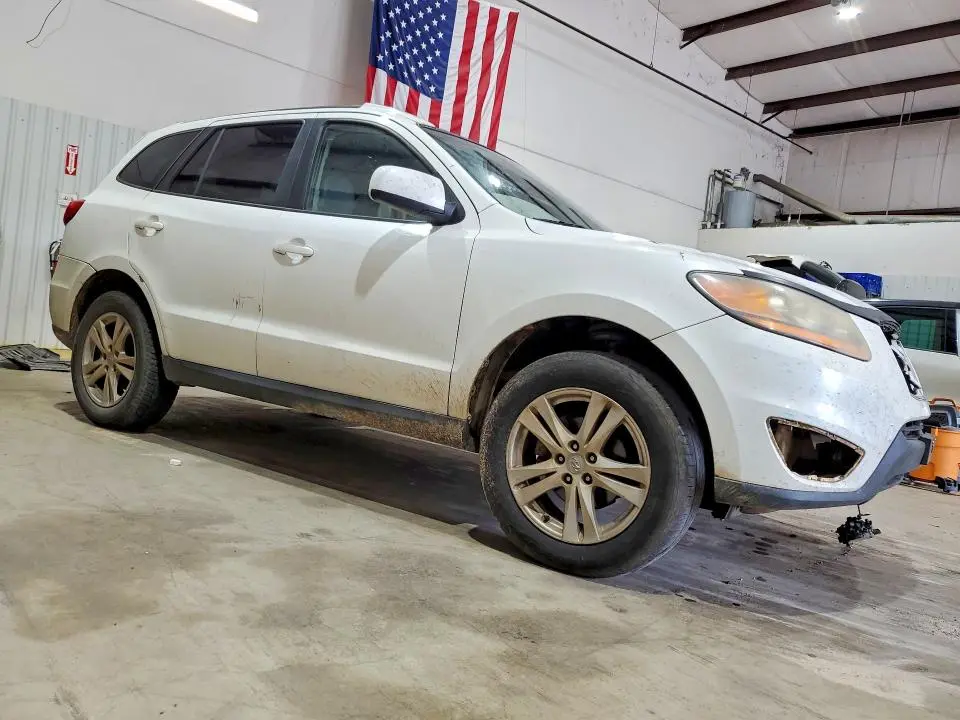 2010 HYUNDAI SANTA FE SE  