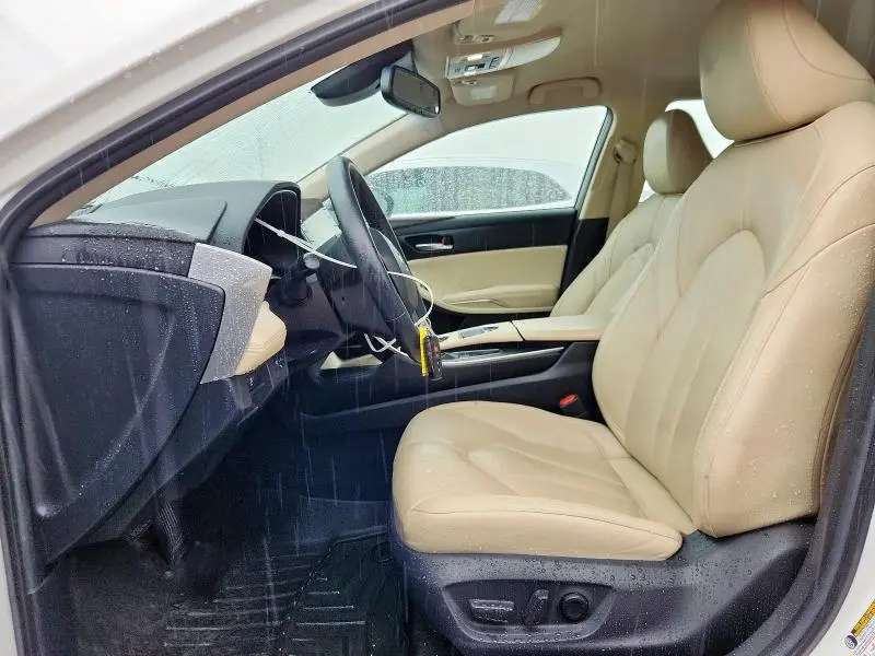 2021 TOYOTA AVALON XLE  
