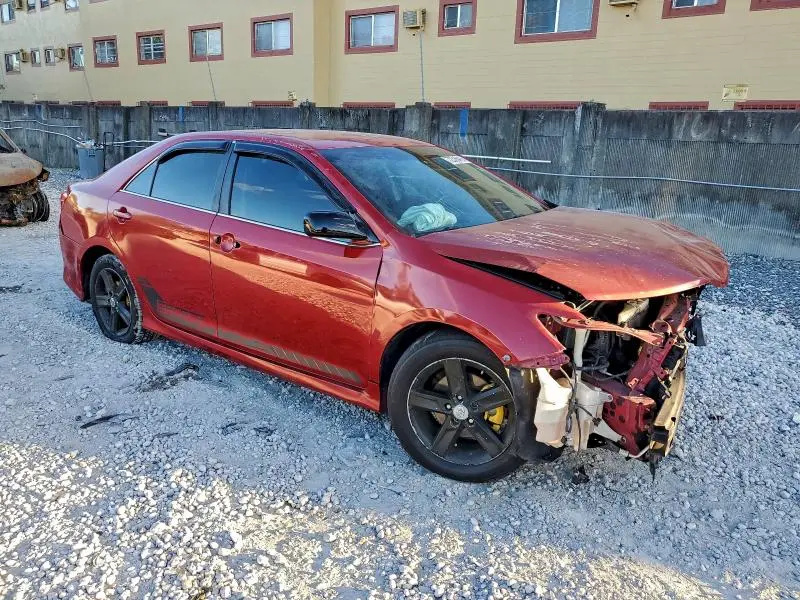 2014 TOYOTA CAMRY SE  