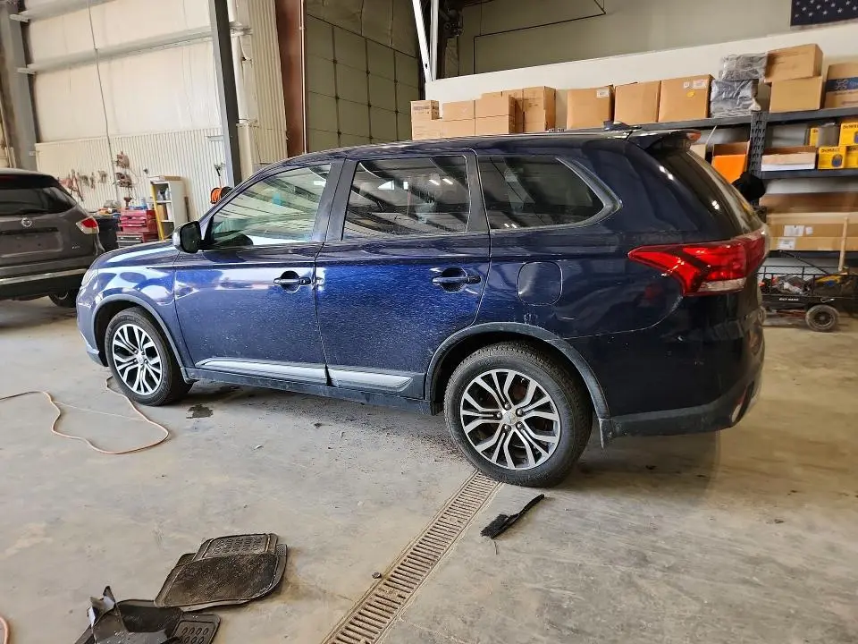 2017 MITSUBISHI OUTLANDER ES  