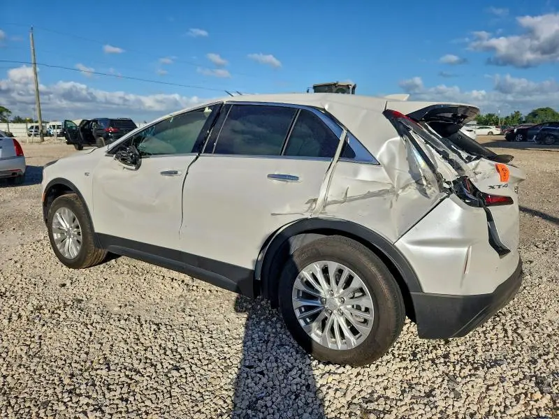 2024 CADILLAC XT4 LUXURY  