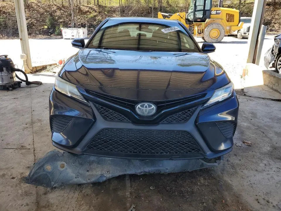 2018 TOYOTA CAMRY SE  