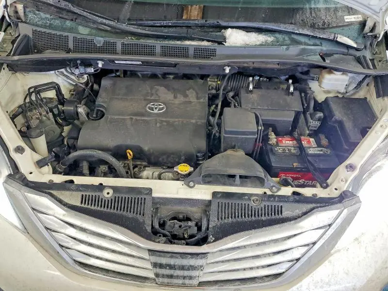 2012 TOYOTA SIENNA LIMITED PREMIUM 7-PASSENGER  