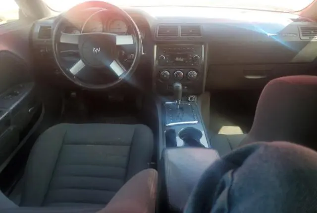 2010 DODGE CHALLENGER SE  