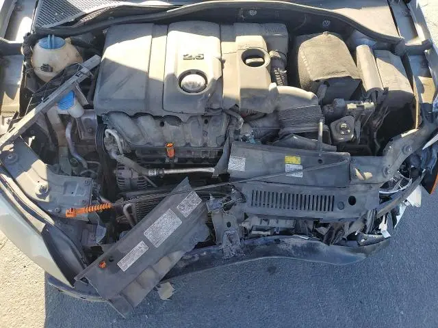 2013 VOLKSWAGEN PASSAT S  