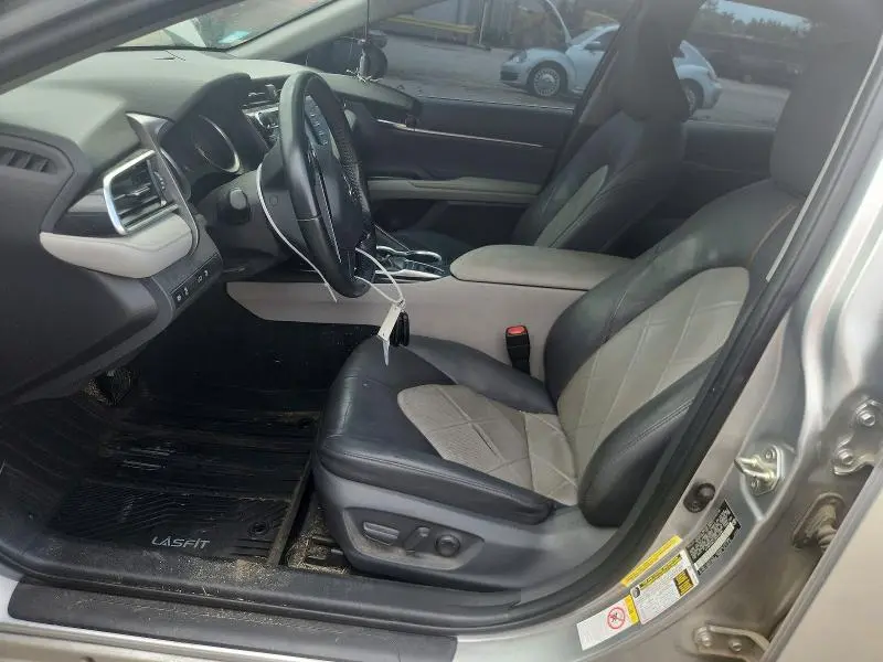 2018 TOYOTA CAMRY XLE  