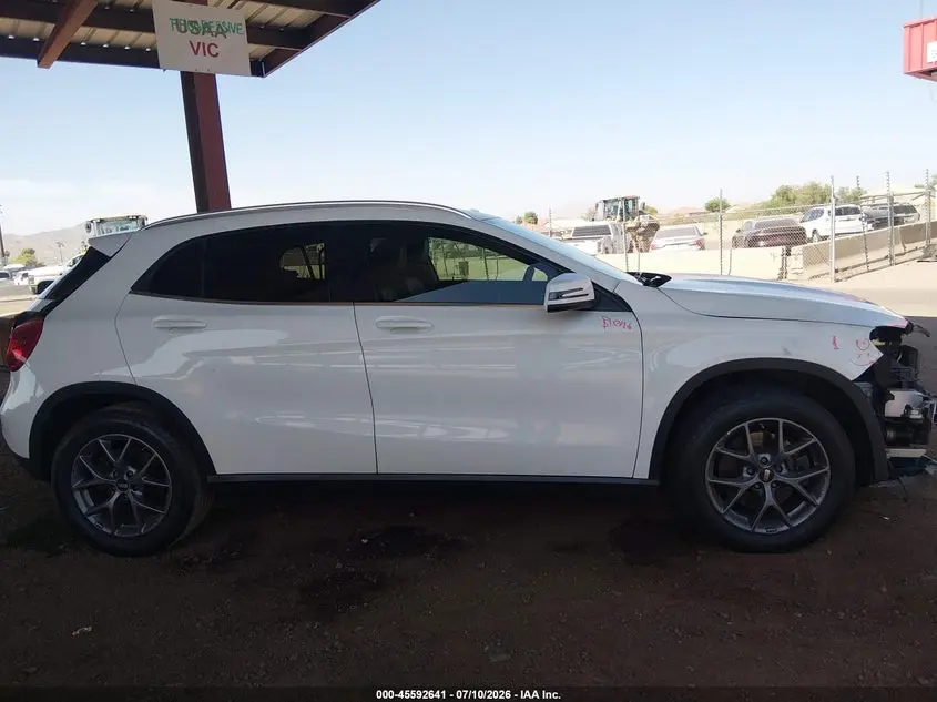 2015 MERCEDES-BENZ GLA 250 4MATIC