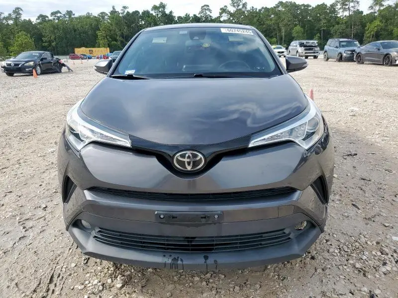 2021 TOYOTA C-HR XLE  
