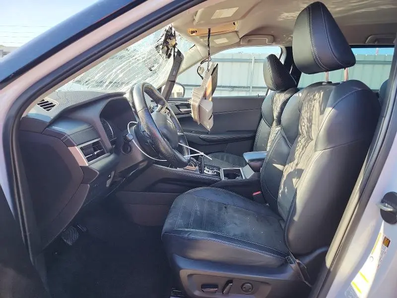2023 MITSUBISHI OUTLANDER SE  