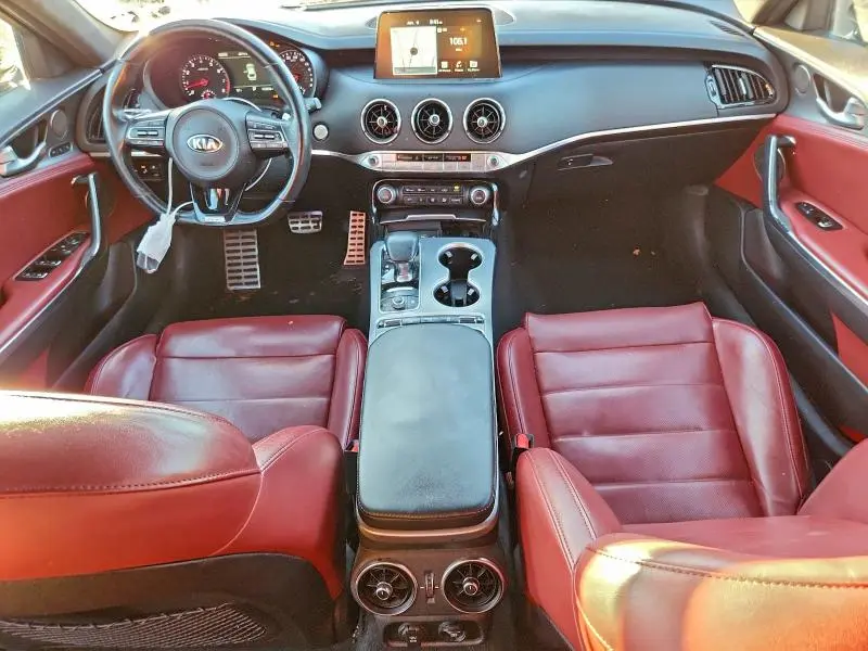 2021 KIA STINGER GT2  