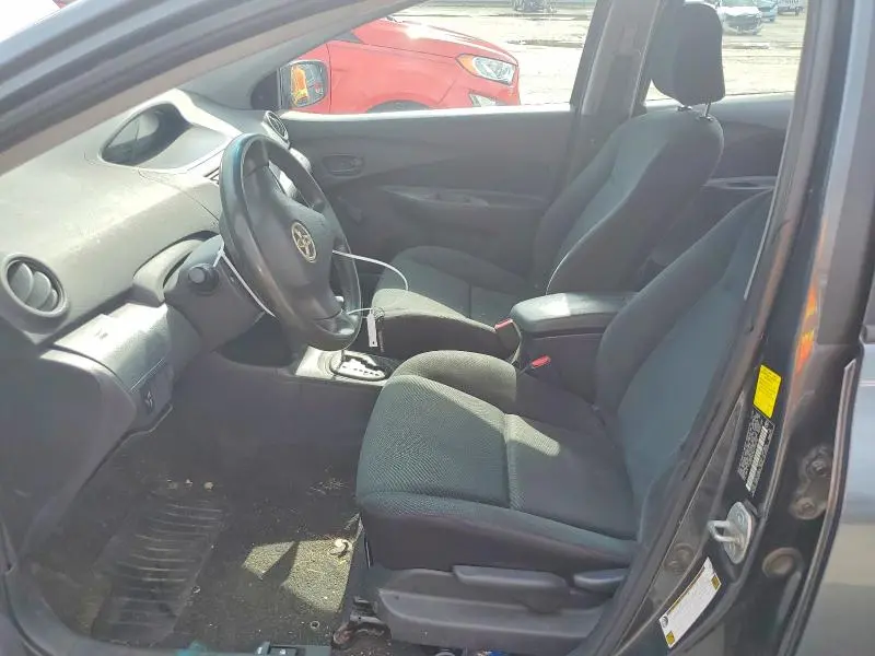 2010 TOYOTA YARIS BASE  