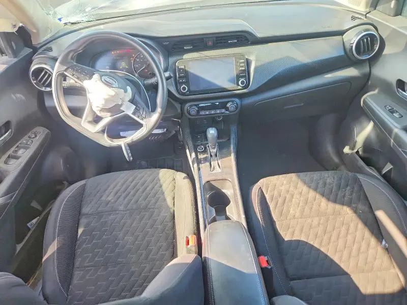 2022 NISSAN KICKS SV  
