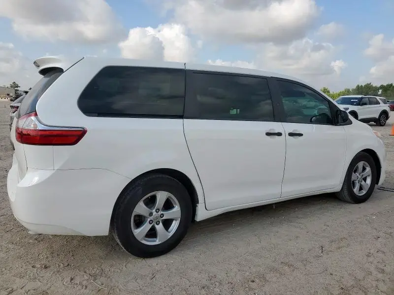 2017 TOYOTA SIENNA   