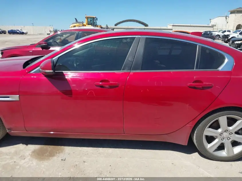 2017 JAGUAR XE 25T PREMIUM